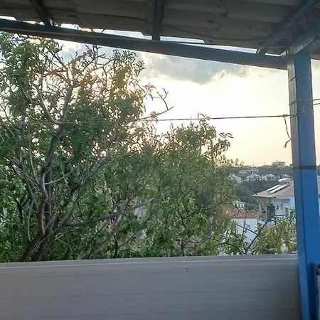 Sea View House *